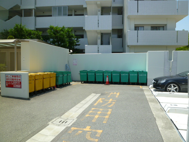 ルモンベル泉北桃山公園 ゴミ集積場.jpg