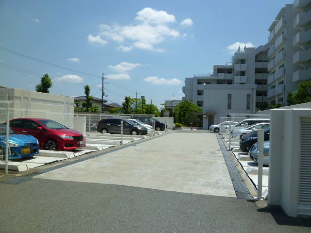 ルモンベル泉北桃山公園 駐車場３.jpg