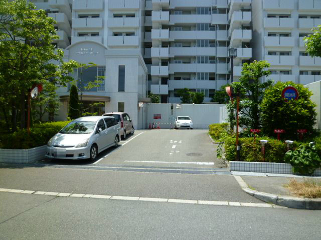 ルモンベル泉北桃山公園 敷地内入口