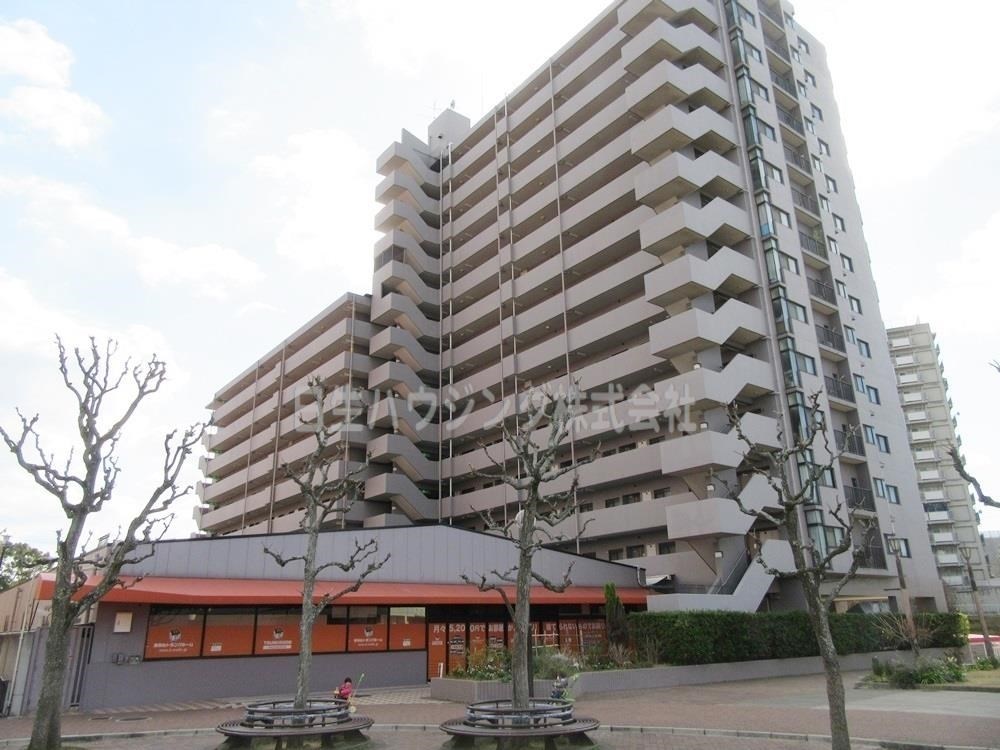 ファミール赤坂台 北側の全景_1.jpg