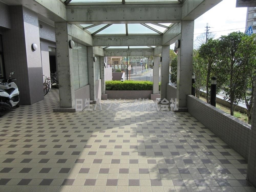 ファミール赤坂台 エントランス_1.jpg