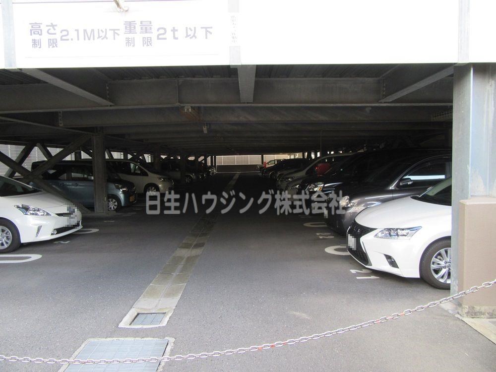 ディーレスティア堺・光明池 駐車場内_1.jpg