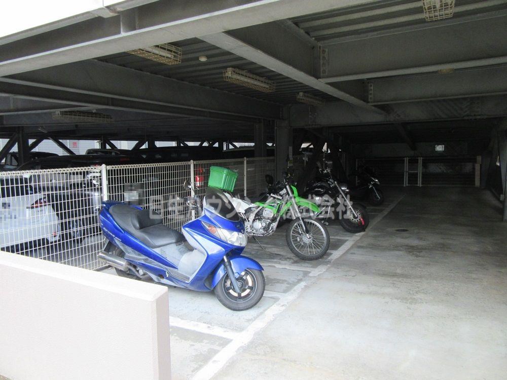 ディーレスティア堺・光明池 敷地内バイク置場_1.jpg