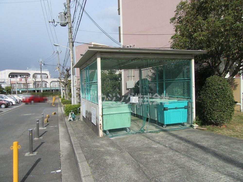 城山台3丁住宅　6号棟 ５棟横ゴミステーション
