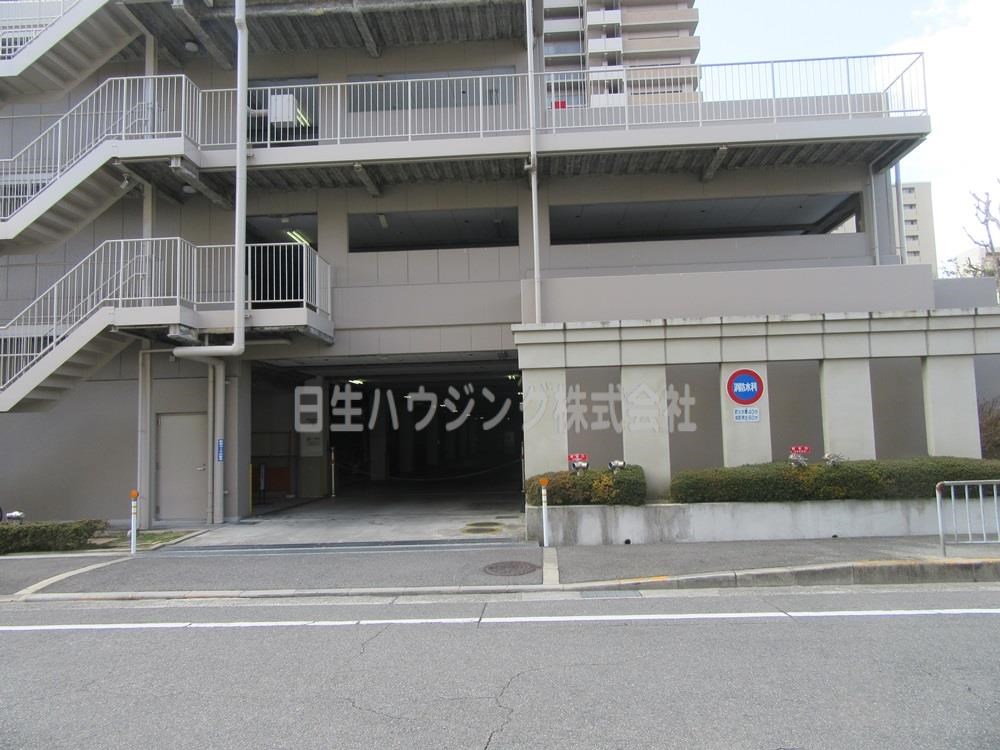 ルイシャトレ堺・光明池 駐車場入口