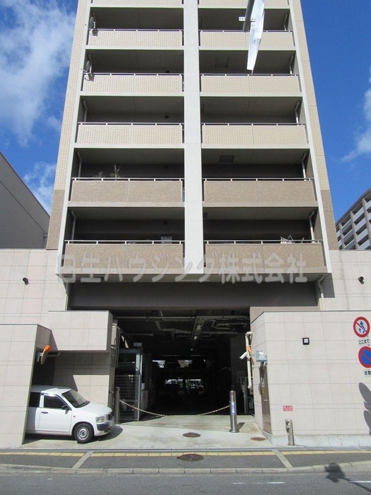 ラフィーナ堺・光明池 駐車場入り口 2_1.jpg