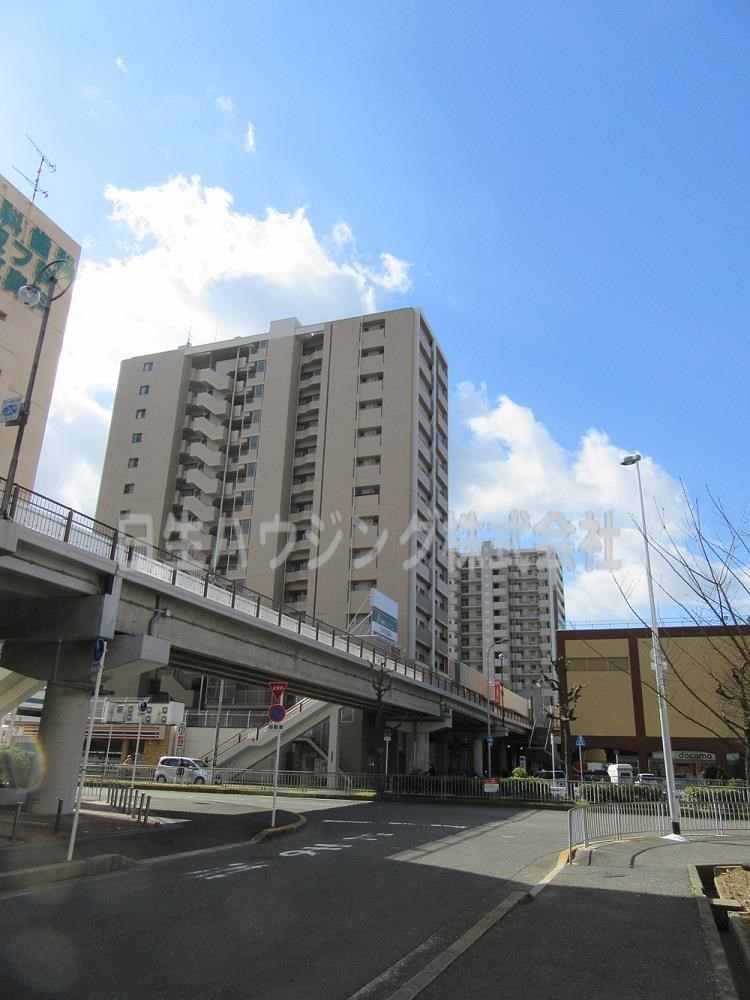 ラフィーナ堺・光明池 バス通りからの風景