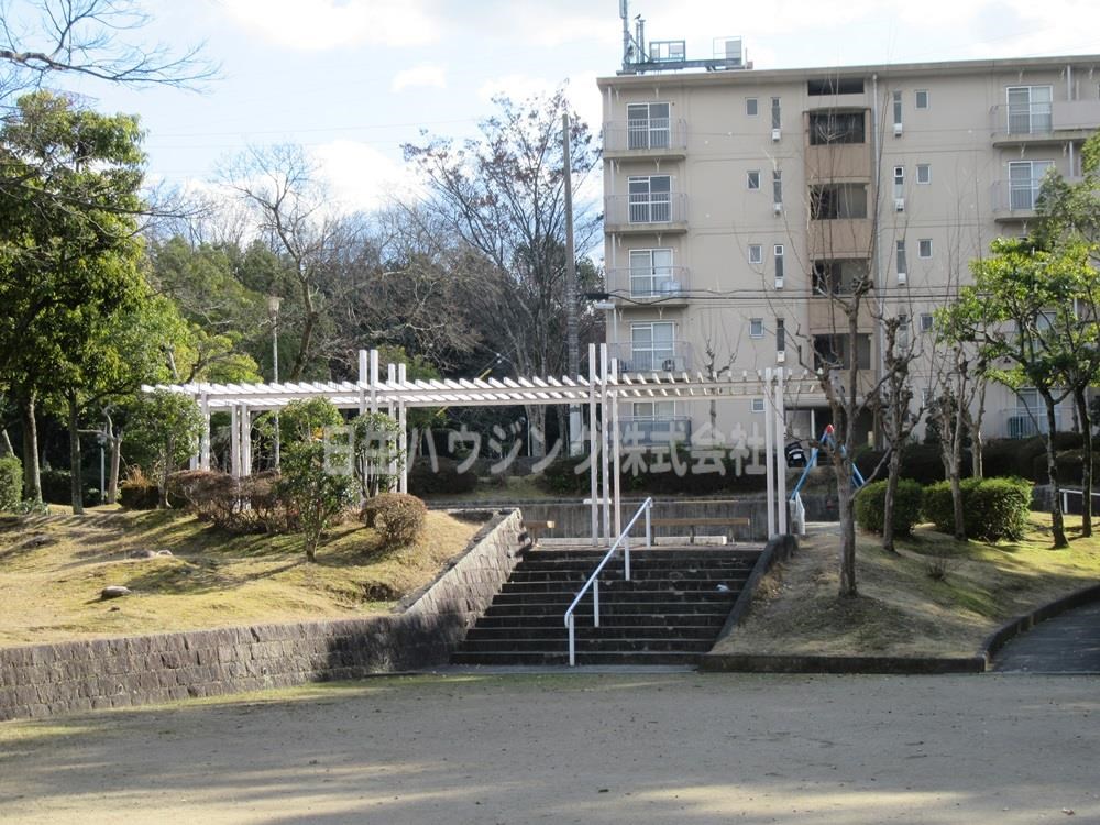 城山台3丁住宅　3号棟 団地内公園