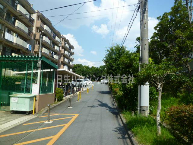 泉北赤坂台6丁住宅　1号棟 敷地内道路２_1.jpg