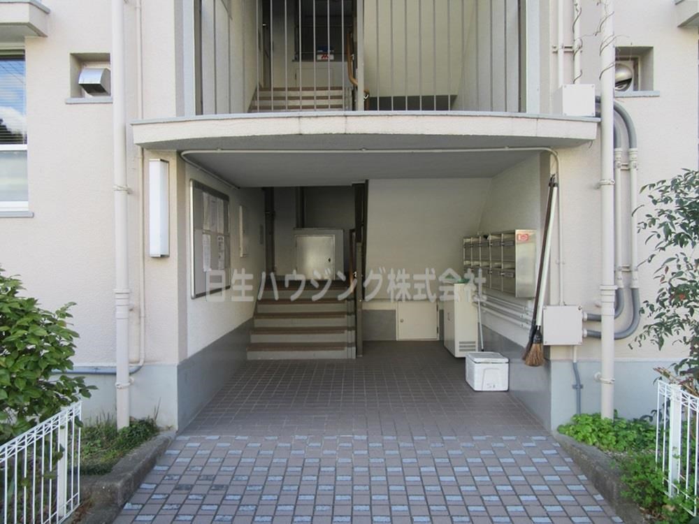 泉北赤坂台A住宅　7号棟 エントランス風景