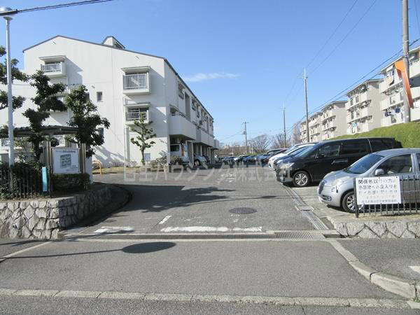 泉北赤坂台B住宅　17号棟 住宅内進入路