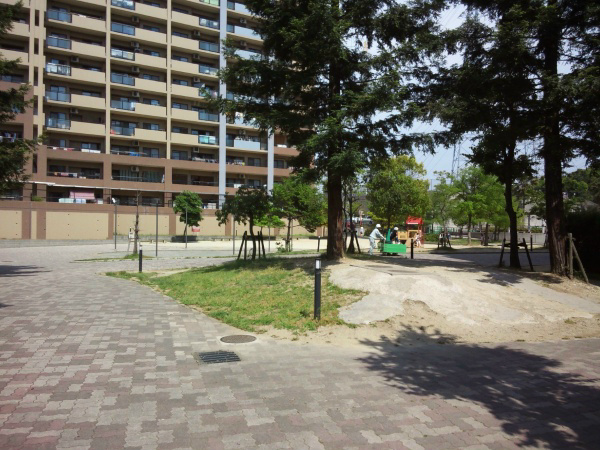 エバーランドシティ新・泉北１番館 敷地内公園.jpg