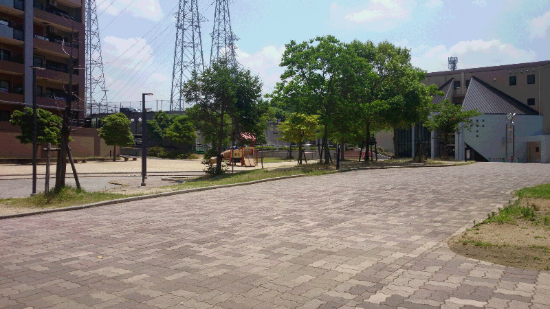 エバーランドシティ新・泉北１番館 プレイグランド＆管理棟.jpg