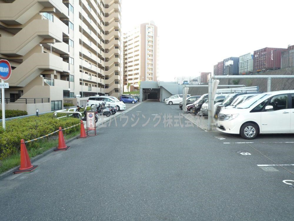 エバーランドシティ新・泉北３番館 駐車場