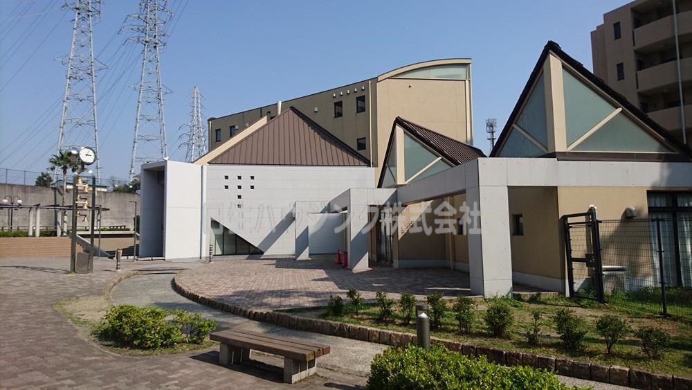 エバーランドシティ新・泉北８番館 管理棟