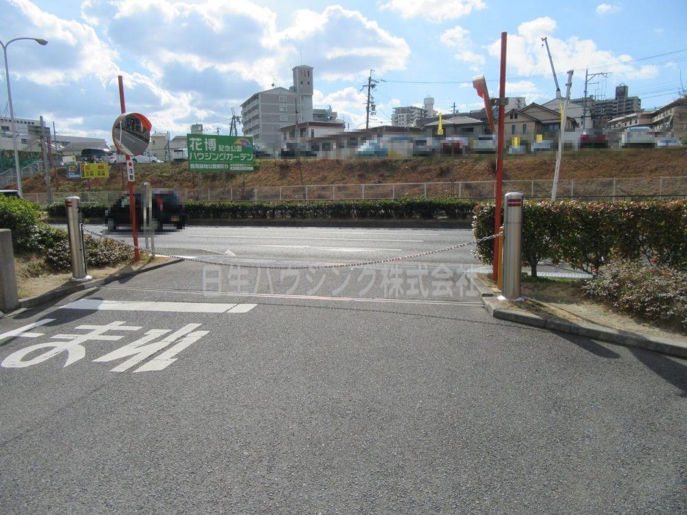 ソワール新檜尾台　３号棟 ３棟駐車場出口