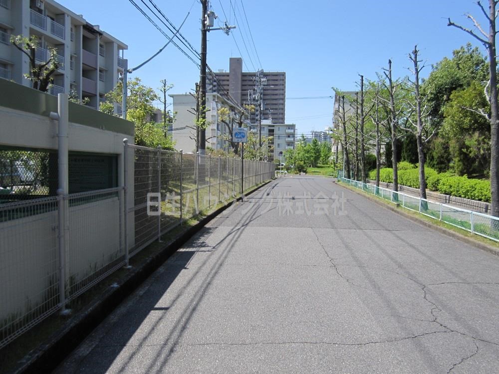 光明池駅前第2住宅　3号棟 前面道路