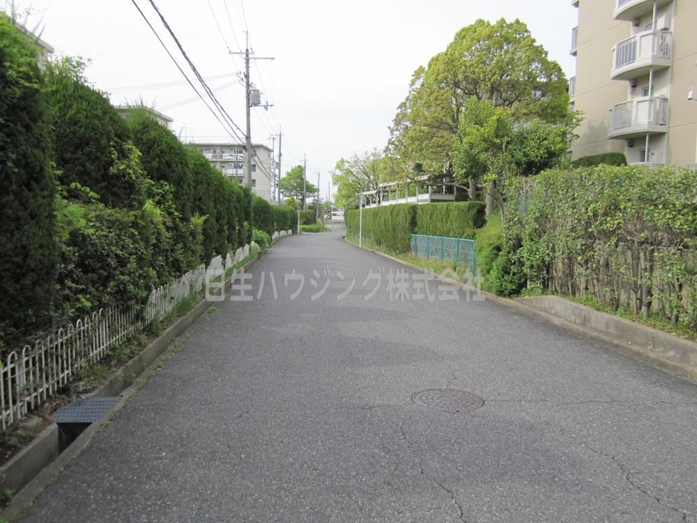 光明池駅前第3住宅　10号棟 西側道路