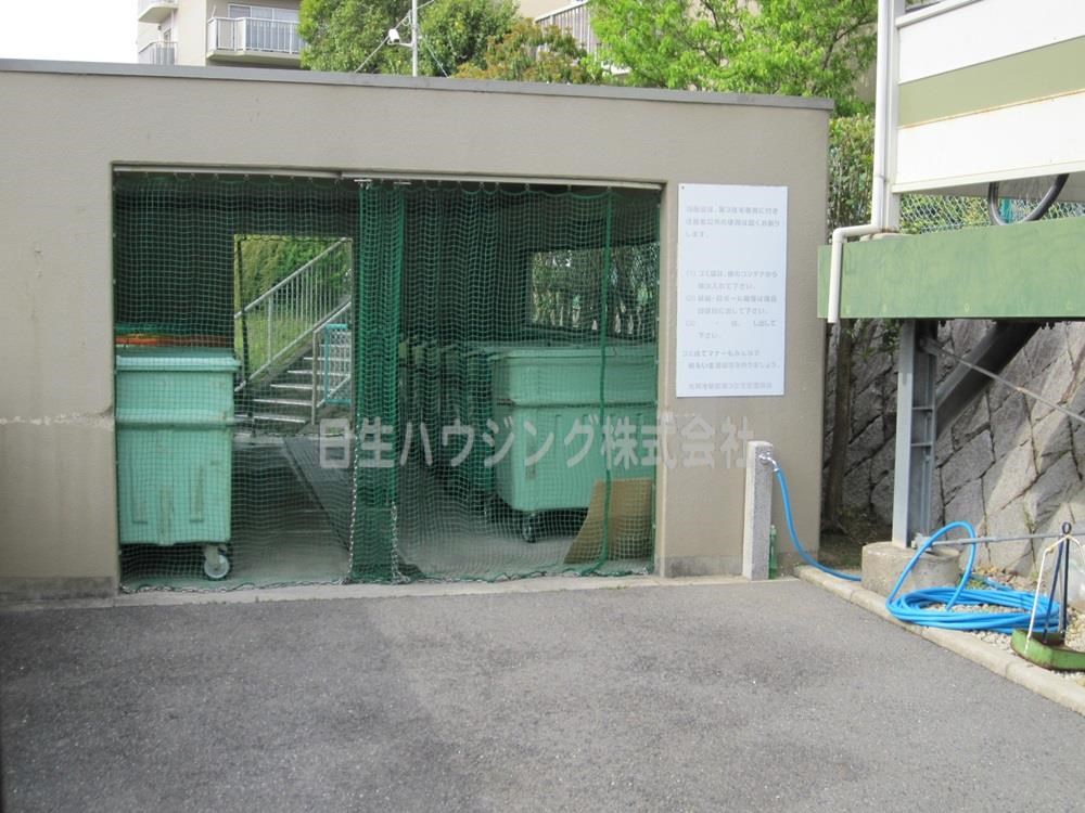 光明池駅前第3住宅　13号棟 敷地内ゴミ集積場