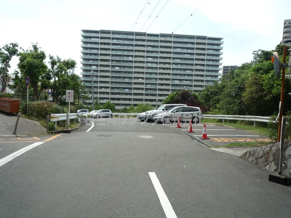 泉北鴨谷台３丁第２住宅　2号棟 駐車場