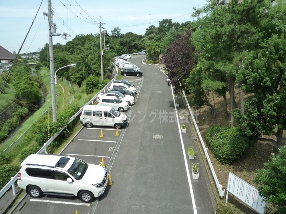 泉北鴨谷台３丁第２住宅　1号棟 駐車場