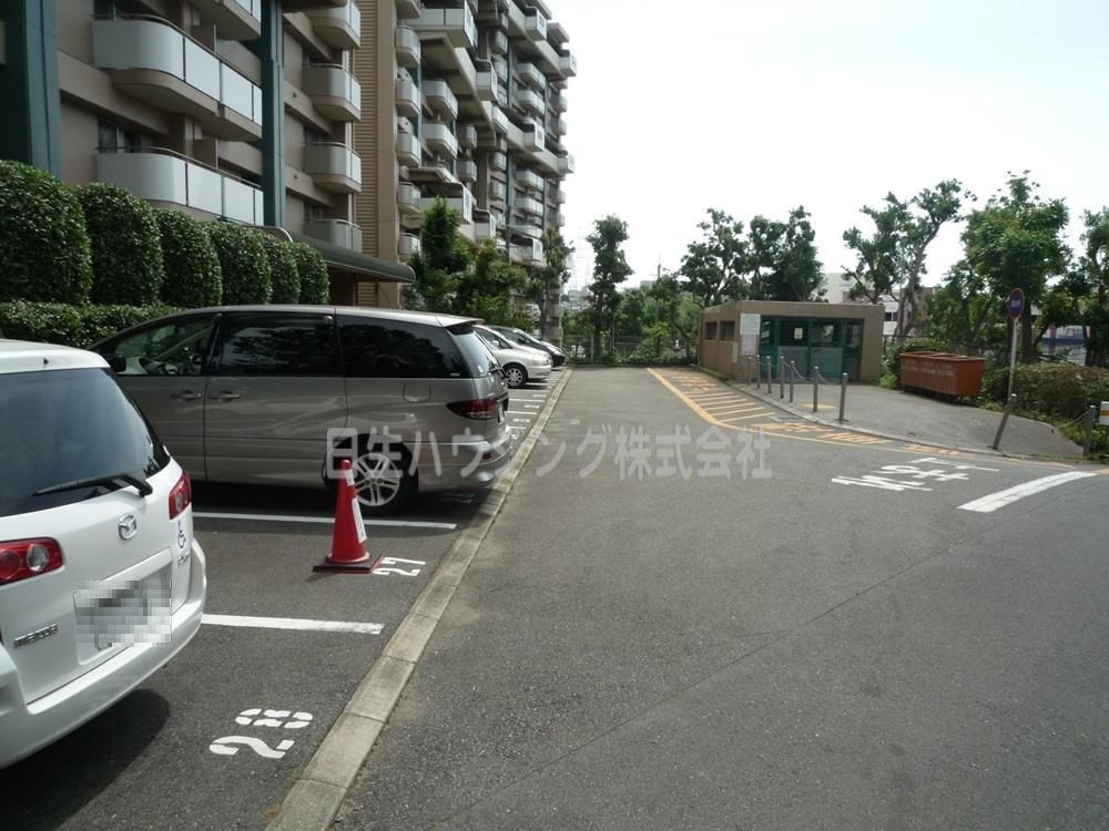 泉北鴨谷台３丁第２住宅　1号棟 駐車場