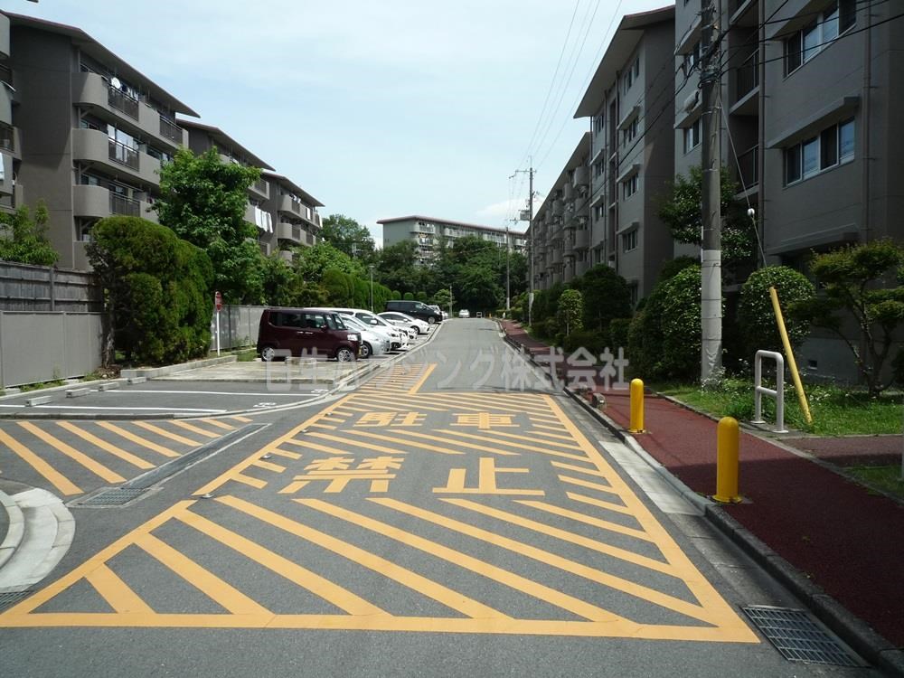 泉北鴨谷台第1住宅　17号棟 敷地内道路