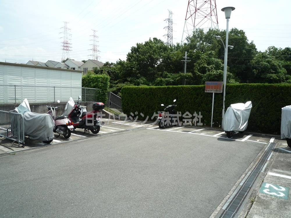 泉北鴨谷台第1住宅　18号棟 バイク置場