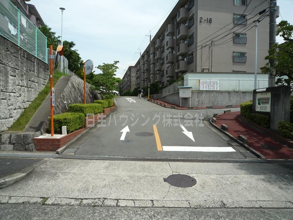 泉北鴨谷台第1住宅　18号棟 敷地出入口