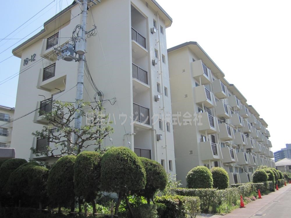 新檜尾台第1次住宅　12号棟 １２号棟北東側から_1.jpg