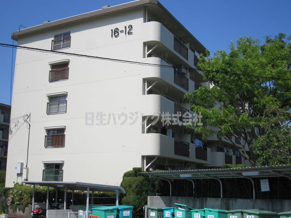 新檜尾台第1次住宅　12号棟 １２号棟南西側から_1.jpg