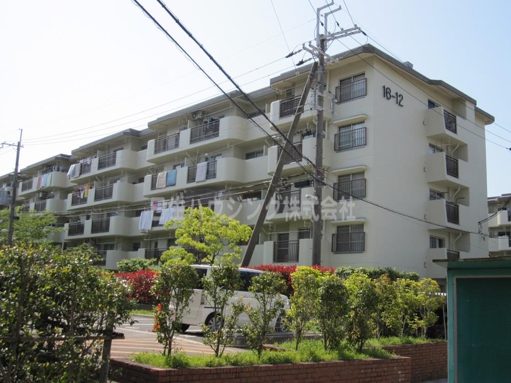 新檜尾台第1次住宅　12号棟 １２号棟南東側から_1.jpg