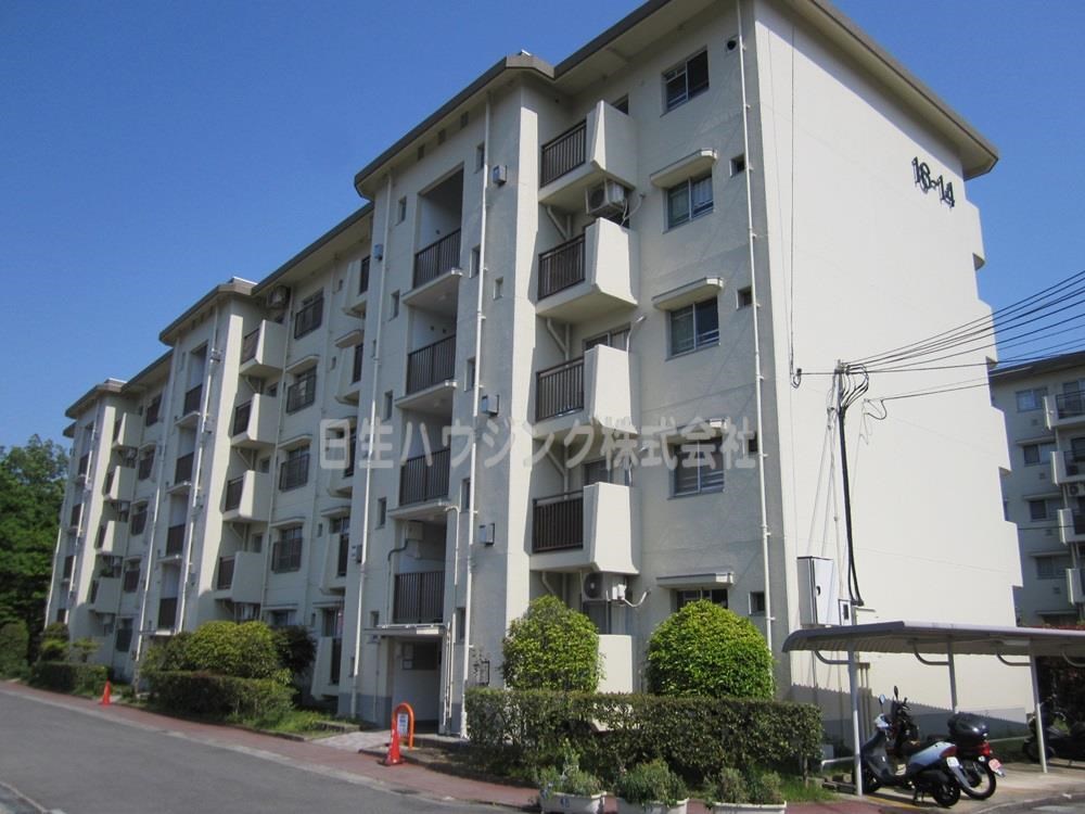 新檜尾台第1次住宅　14号棟 １４号棟北西側から_1.jpg