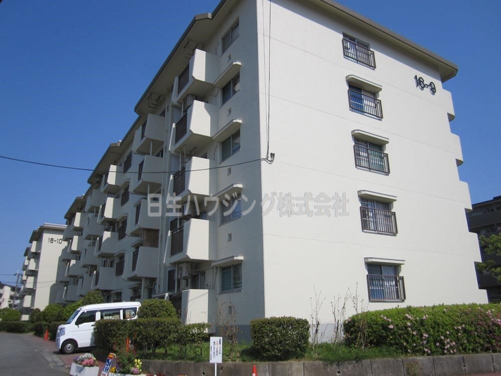 新檜尾台第1次住宅　9号棟 ９号棟西側から_1.jpg
