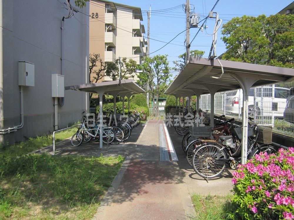 新檜尾台第2次住宅　3号棟 ３号棟横駐輪場_1.jpg