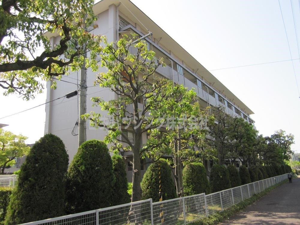 新檜尾台第2次住宅　3号棟 ３号棟遊歩道から_1.jpg