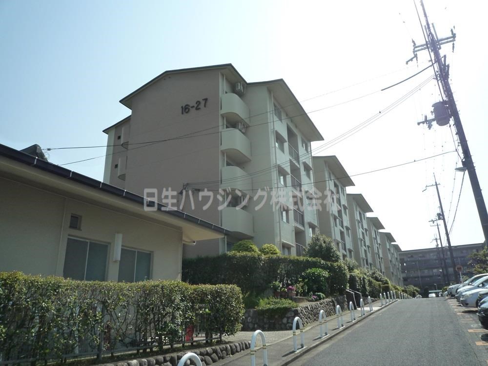 新檜尾台第3次住宅　27号棟 ２７号棟北東側から_1.jpg