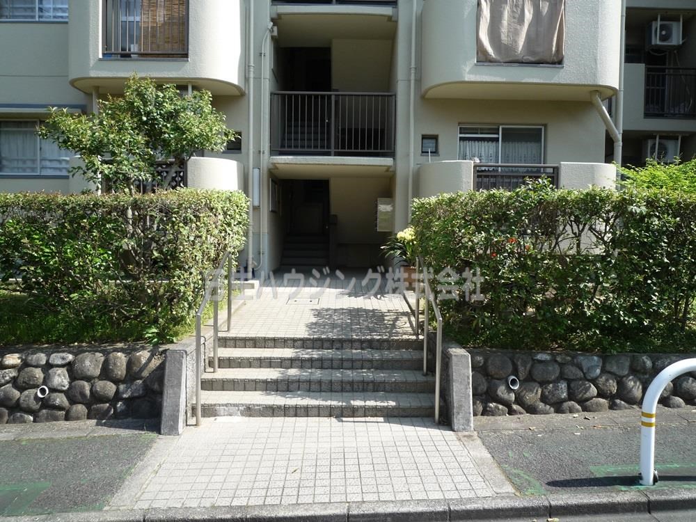 新檜尾台第3次住宅　29号棟 ２９号棟入り口_1.jpg