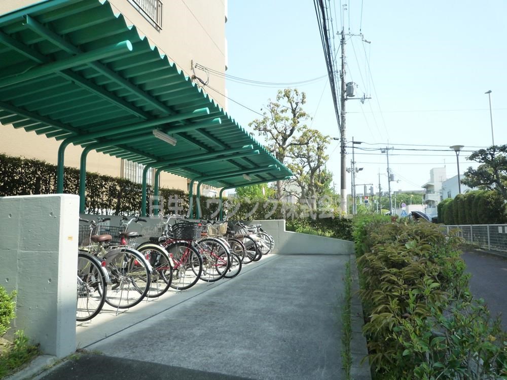 新檜尾台第3次住宅　29号棟 ２９号棟横駐輪場_1.jpg