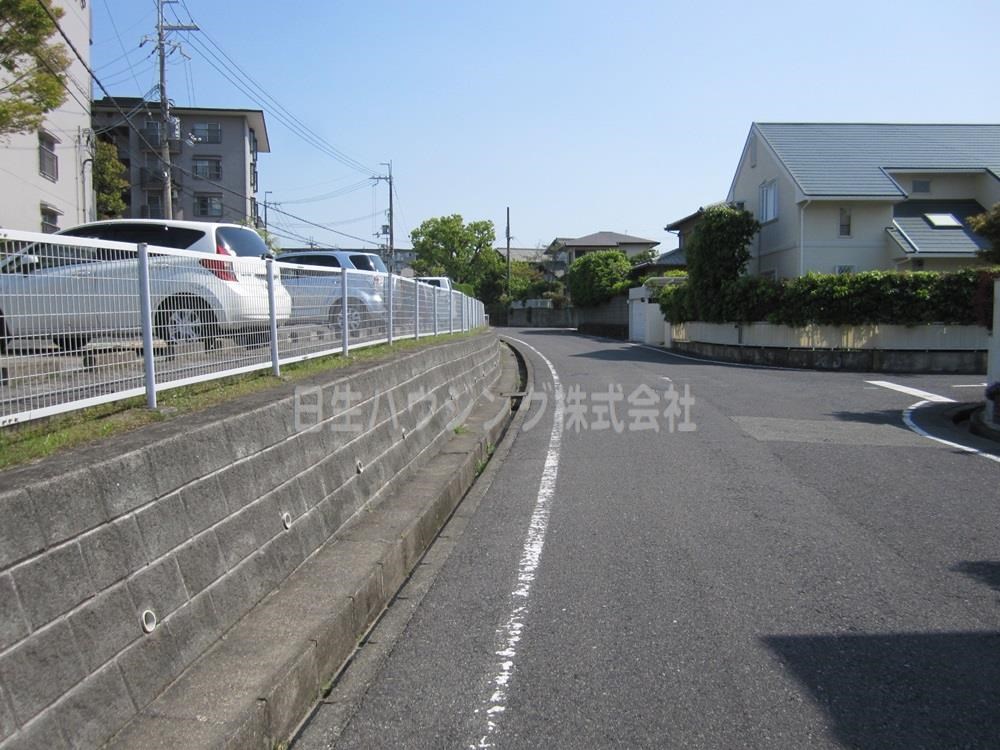 新檜尾台第1次住宅　12号棟 西側道路