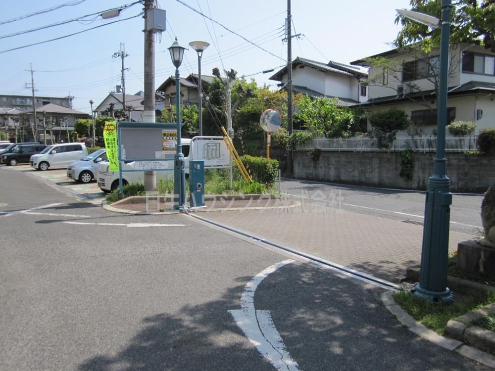 新檜尾台第2次住宅　2号棟 駐車場入り口チェーンゲート