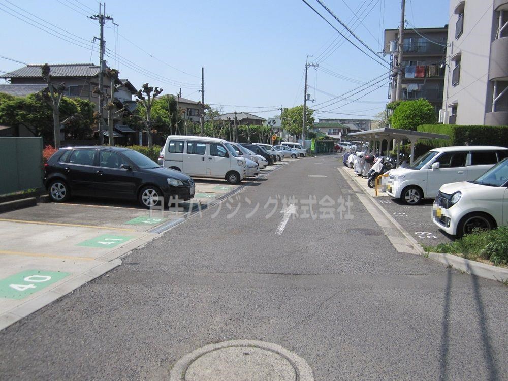 新檜尾台第2次住宅　2号棟 敷地内駐車場