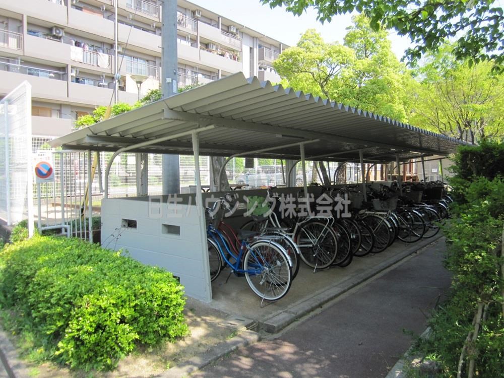 新檜尾台第2次住宅　2号棟 敷地内駐輪場