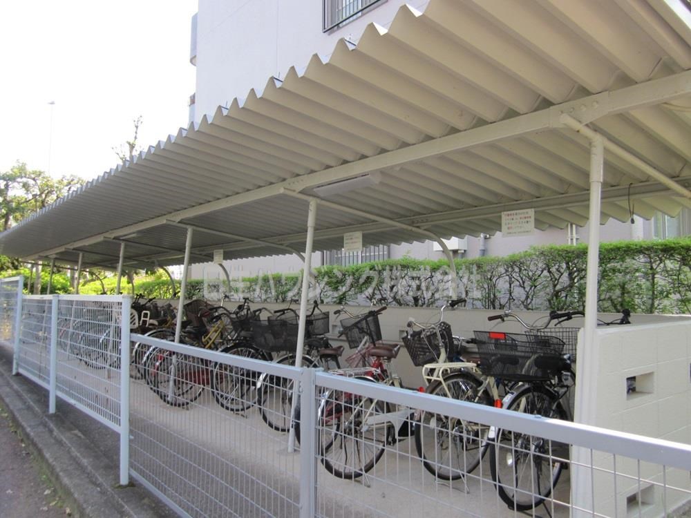 新檜尾台第2次住宅　3号棟 敷地内駐輪場