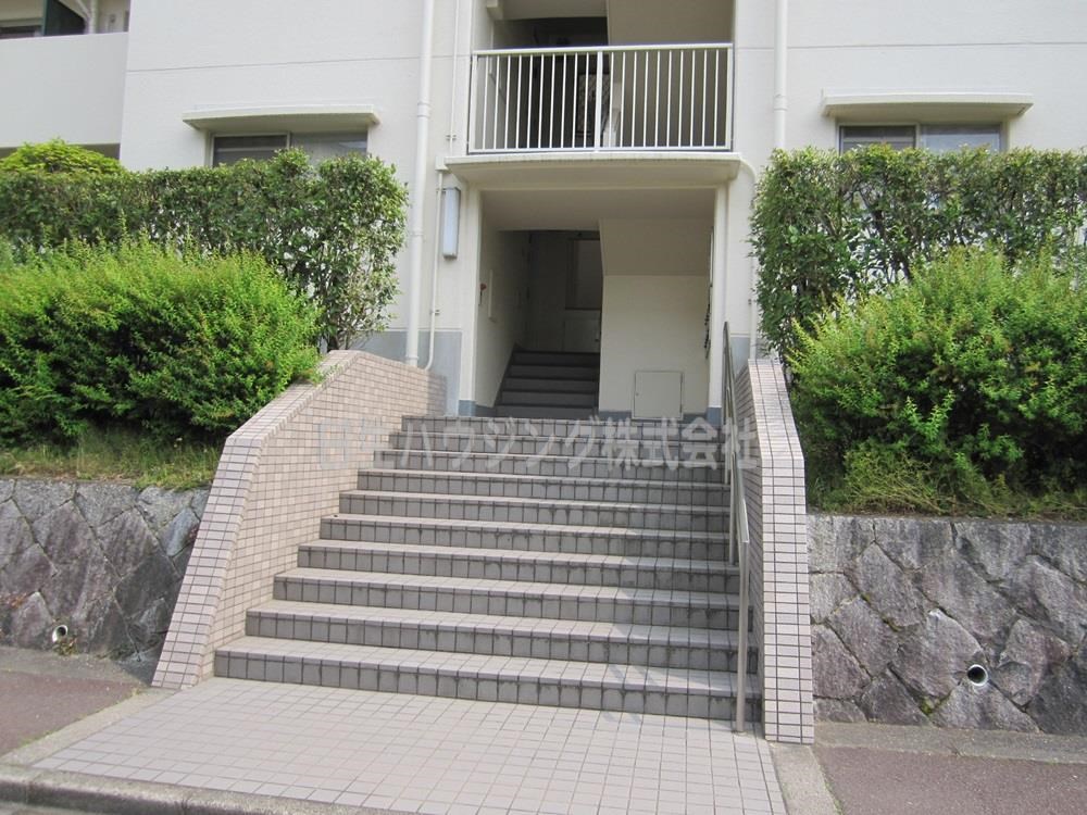 新檜尾台第4次住宅　22号棟 階段