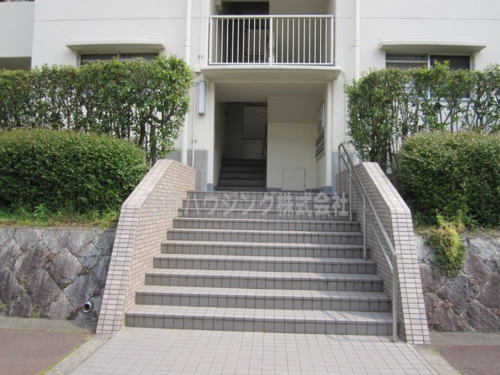 新檜尾台第4次住宅　22号棟 階段