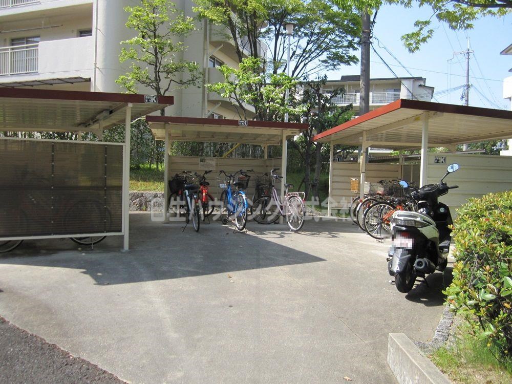 新檜尾台第4次住宅　22号棟 駐輪場