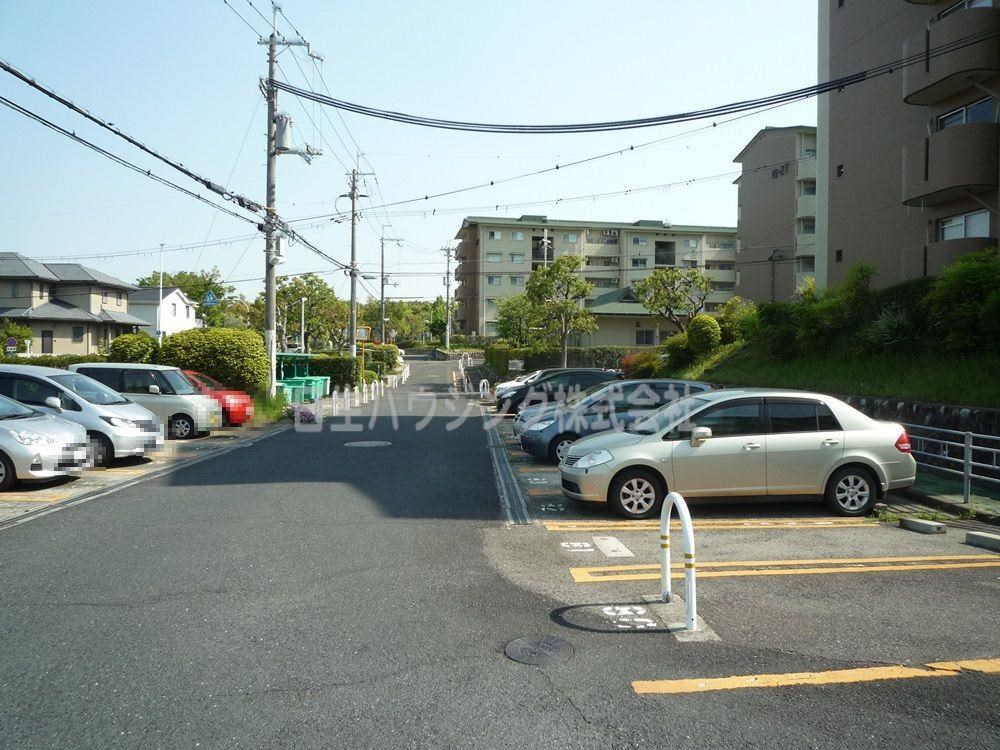 新檜尾台第3次住宅　27号棟 敷地内駐車場