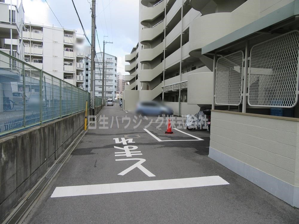コスモハイツ光明池Ａ棟 駐車スペース_1.jpg