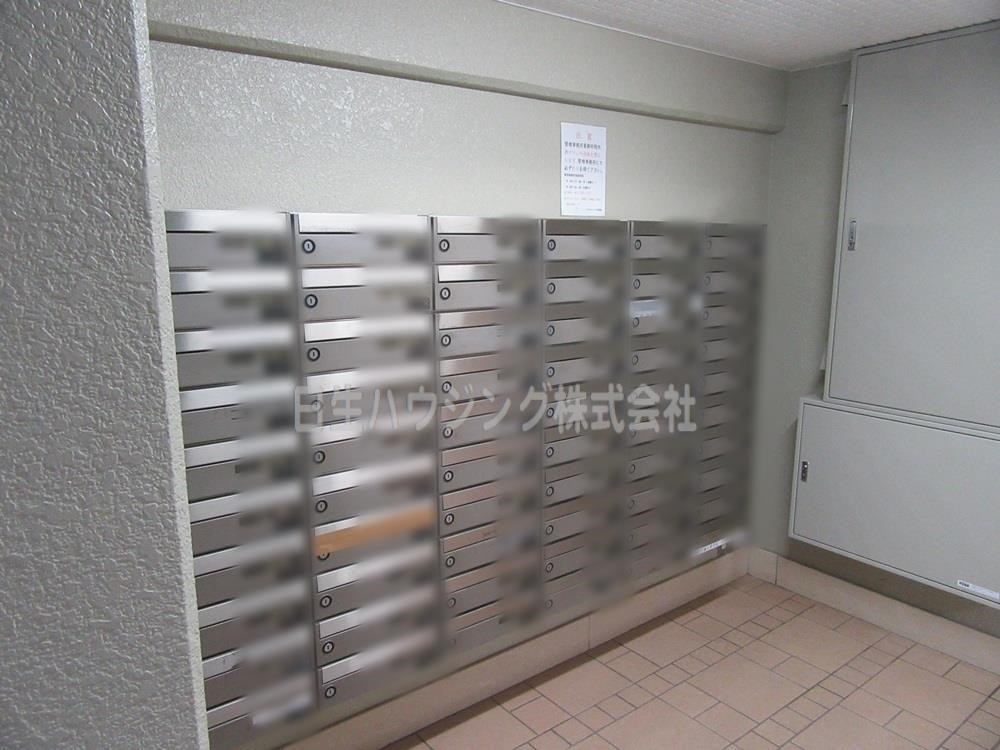 コスモハイツ光明池Ａ棟 メールボックス